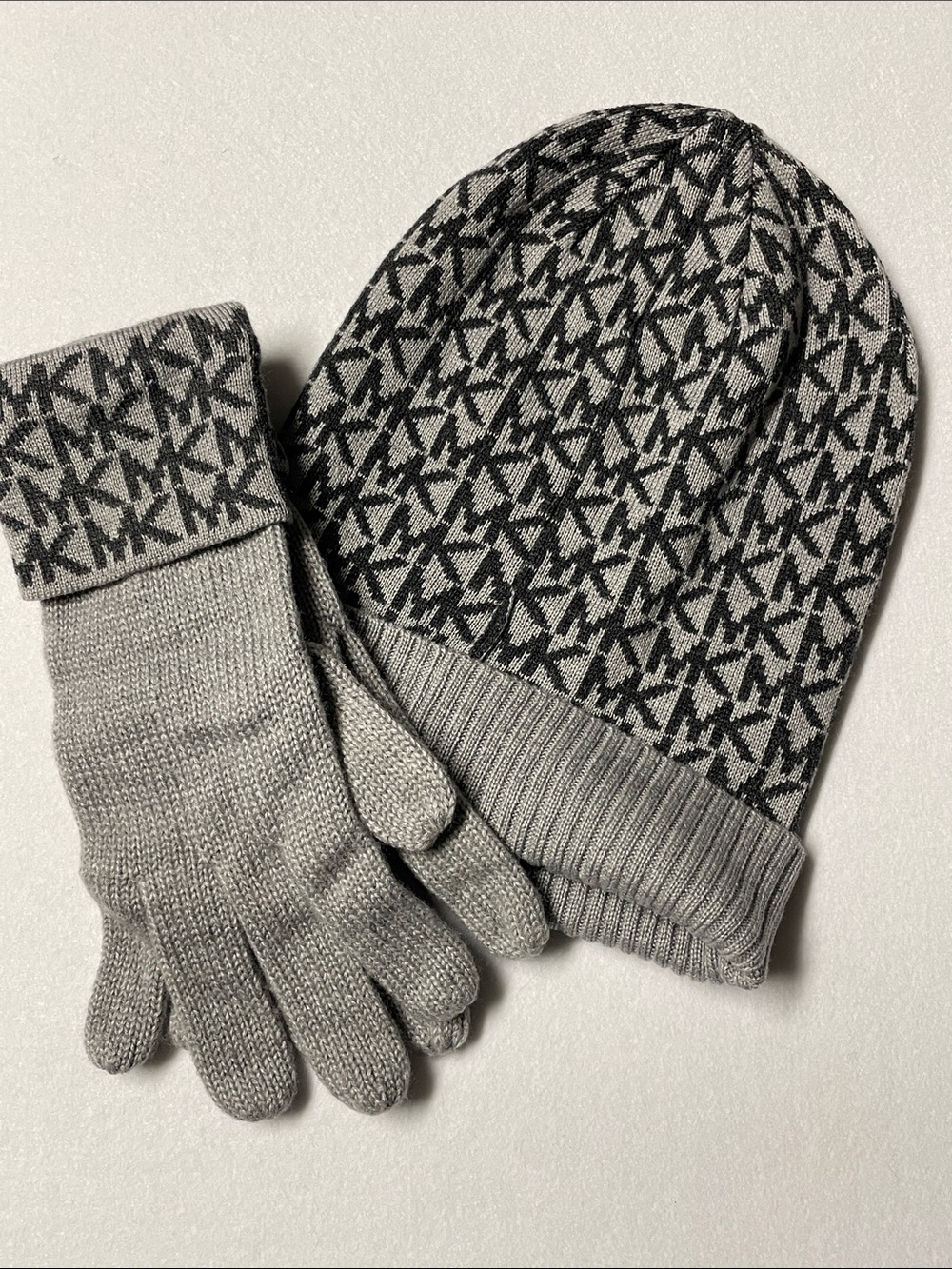 NWOT Michael Kors Logo Knit Beanie and Gloves Set